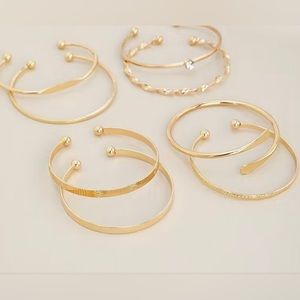🌹 Four for $20.Gold plated adjustable bangles. Please Read description